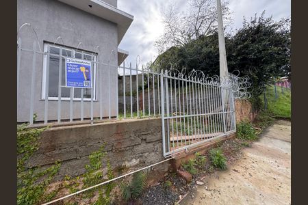 Casa à venda com 62m², 2 quartos e 2 vagas Casa à venda com 62m², 2 quartos e 2 vagasFachada
