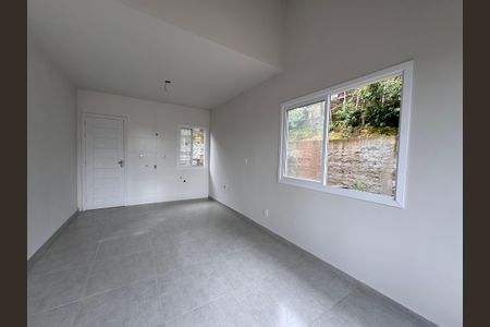 Casa à venda com 62m², 2 quartos e 2 vagasSala