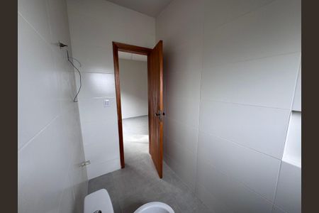 Casa à venda com 62m², 2 quartos e 2 vagas Casa à venda com 62m², 2 quartos e 2 vagasBanheiro da Suíte