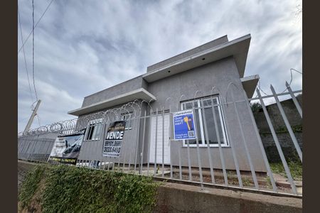 Casa à venda com 62m², 2 quartos e 2 vagas Casa à venda com 62m², 2 quartos e 2 vagasFachada