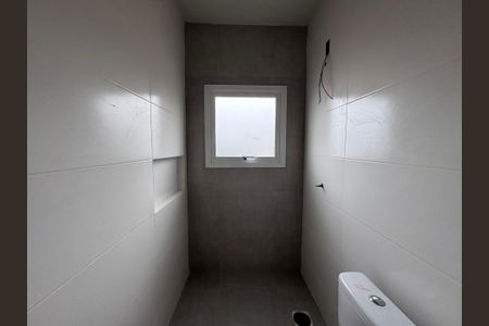 Casa à venda com 62m², 2 quartos e 2 vagas Casa à venda com 62m², 2 quartos e 2 vagasBanheiro da Suíte