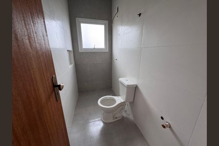Casa à venda com 62m², 2 quartos e 2 vagas Casa à venda com 62m², 2 quartos e 2 vagasBanheiro Social