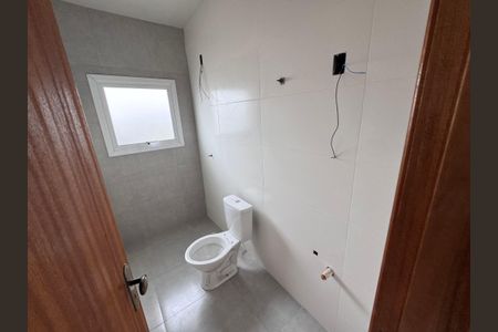 Casa à venda com 62m², 2 quartos e 2 vagas Casa à venda com 62m², 2 quartos e 2 vagasBanheiro da Suíte