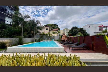 Studio para alugar com 31m², 1 quarto e 1 vaga Studio para alugar com 31m², 1 quarto e 1 vagaPiscina