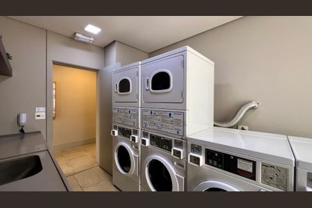 Studio para alugar com 31m², 1 quarto e 1 vaga Studio para alugar com 31m², 1 quarto e 1 vagaLavanderia