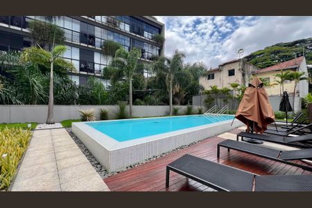 Studio para alugar com 31m², 1 quarto e 1 vaga Studio para alugar com 31m², 1 quarto e 1 vagaPiscina