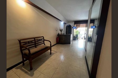 Apartamento à venda com 71m², 2 quartos e 1 vaga Apartamento à venda com 71m², 2 quartos e 1 vagaHall