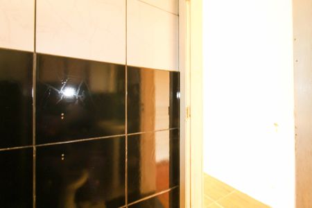 Casa à venda com 75m², 2 quartos e sem vaga Casa à venda com 75m², 2 quartos e sem vagaBanheiro