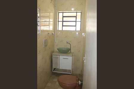 Casa à venda com 400m², 4 quartos e 5 vagasBanheiro da Edícula