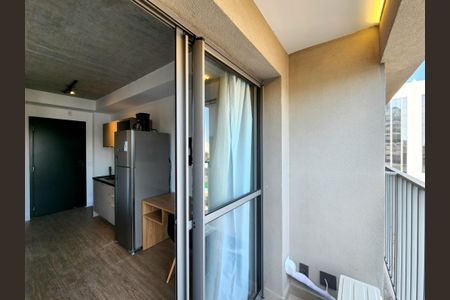 Studio à venda com 25m², 1 quarto e sem vaga Studio à venda com 25m², 1 quarto e sem vagaVaranda