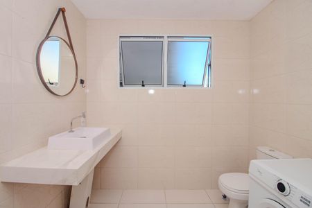 Banheiro de apartamento para alugar com 1 quarto, 41m² em Sarandi, Porto Alegre