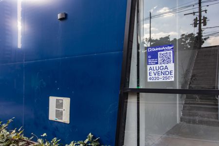 Apartamento à venda com 69m², 2 quartos e 1 vaga Apartamento à venda com 69m², 2 quartos e 1 vagaFachada e Plaquinha