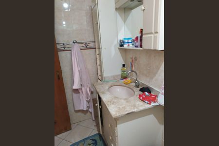 Casa à venda com 200m², 4 quartos e 3 vagas Casa à venda com 200m², 4 quartos e 3 vagasBanheiro