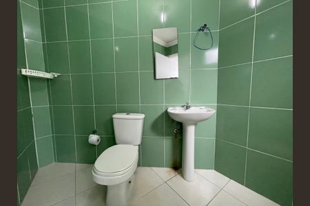 Casa para alugar com 247m², 2 quartos e 2 vagasBanheiro 2