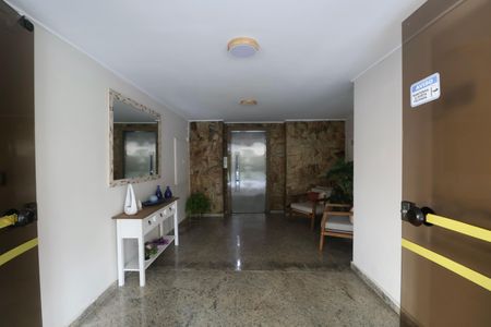 Apartamento para alugar com 76m², 2 quartos e 1 vagaHall de entrada