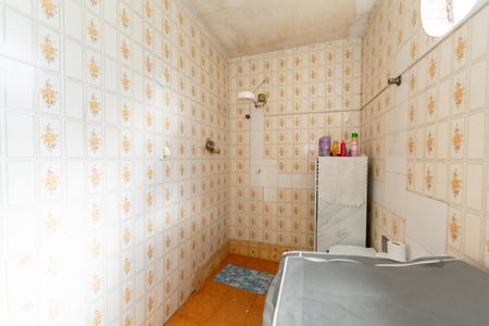 Casa à venda com 100m², 3 quartos e 10 vagas Casa à venda com 100m², 3 quartos e 10 vagasBanheiro