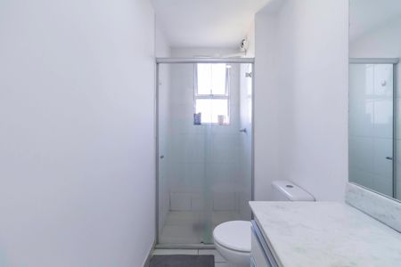 Apartamento à venda com 57m², 2 quartos e 1 vaga Apartamento à venda com 57m², 2 quartos e 1 vagaBanheiro da suíte