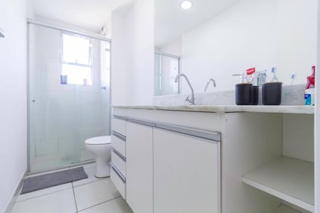 Apartamento à venda com 57m², 2 quartos e 1 vaga Apartamento à venda com 57m², 2 quartos e 1 vagaBanheiro da suíte