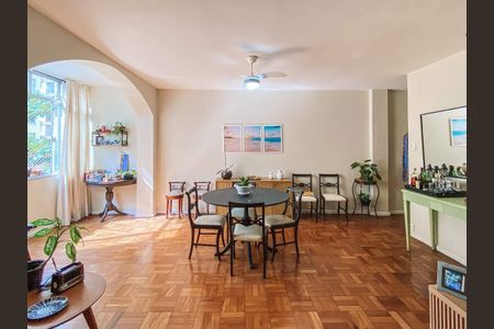 Apartamento à venda com 99m², 4 quartos e sem vaga