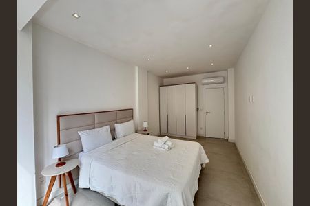 Quarto 1 de apartamento à venda com 4 quartos, 152m² em Copacabana, Rio de Janeiro