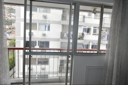 Apartamento à venda com 73m², 2 quartos e 1 vagaVaranda