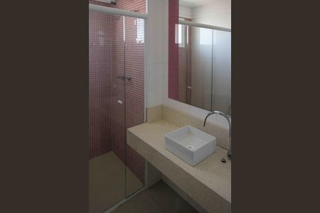 Apartamento à venda com 268m², 3 quartos e 4 vagasBanheiro da Suite 2