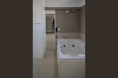 Apartamento à venda com 268m², 3 quartos e 4 vagasBanheiro da Suite 3