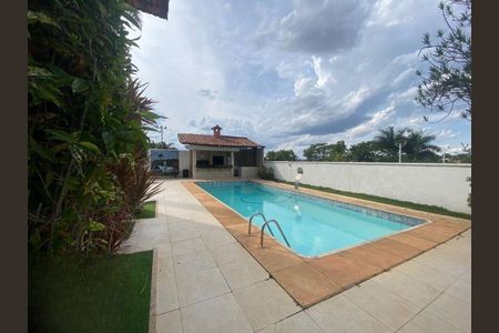 Casa à venda com 553m², 4 quartos e 8 vagas