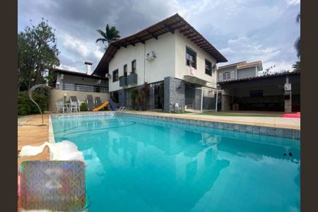 Casa à venda com 553m², 4 quartos e 8 vagas