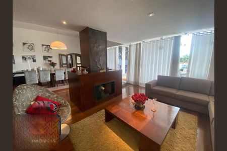 Casa à venda com 553m², 4 quartos e 8 vagas