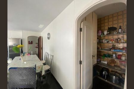 Casa à venda com 553m², 4 quartos e 8 vagas