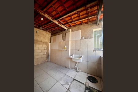 Casa à venda com 100m², 3 quartos e 14 vagas Casa à venda com 100m², 3 quartos e 14 vagasÁrea de Serviço