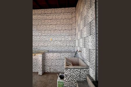 Casa à venda com 100m², 3 quartos e 14 vagas Casa à venda com 100m², 3 quartos e 14 vagasÁrea de Serviço