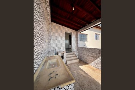 Casa à venda com 100m², 3 quartos e 14 vagas Casa à venda com 100m², 3 quartos e 14 vagasÁrea de Serviço