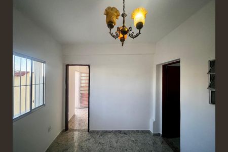 Casa à venda com 100m², 3 quartos e 14 vagas Casa à venda com 100m², 3 quartos e 14 vagasEdicula