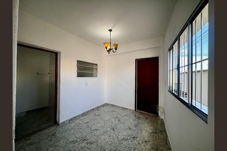 Casa à venda com 100m², 3 quartos e 14 vagas Casa à venda com 100m², 3 quartos e 14 vagasEdicula