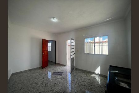 Casa à venda com 100m², 3 quartos e 14 vagas Casa à venda com 100m², 3 quartos e 14 vagasCozinha da Edicula
