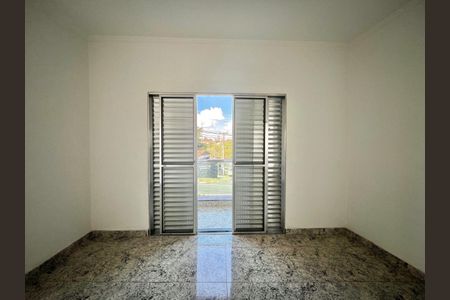 Casa à venda com 100m², 3 quartos e 14 vagas Casa à venda com 100m², 3 quartos e 14 vagasQuarto 1