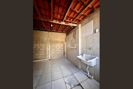 Casa à venda com 100m², 3 quartos e 14 vagas Casa à venda com 100m², 3 quartos e 14 vagasÁrea de Serviço