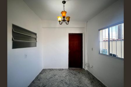 Casa à venda com 100m², 3 quartos e 14 vagas Casa à venda com 100m², 3 quartos e 14 vagasEdicula