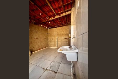 Casa à venda com 100m², 3 quartos e 14 vagas Casa à venda com 100m², 3 quartos e 14 vagasÁrea de Serviço