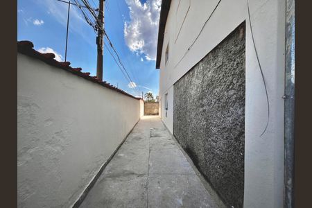 Casa à venda com 100m², 3 quartos e 14 vagas Casa à venda com 100m², 3 quartos e 14 vagasQuintal