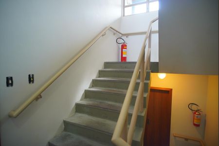 Apartamento à venda com 40m², 1 quarto e sem vagaEscada