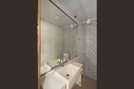 Casa para alugar com 70m², 5 quartos e 1 vaga Casa para alugar com 70m², 5 quartos e 1 vagaBanheiro Social 2