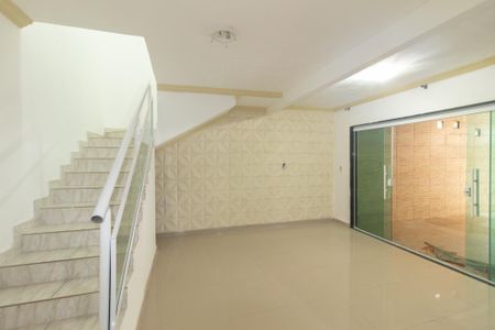 Casa para alugar com 70m², 5 quartos e 1 vaga Casa para alugar com 70m², 5 quartos e 1 vagaSala