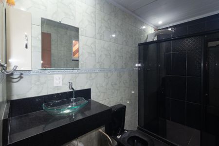 Casa para alugar com 70m², 5 quartos e 1 vaga Casa para alugar com 70m², 5 quartos e 1 vagaBanheiro Social 1