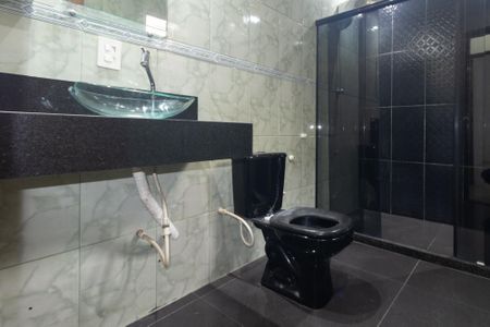 Casa para alugar com 70m², 5 quartos e 1 vaga Casa para alugar com 70m², 5 quartos e 1 vagaBanheiro Social 1