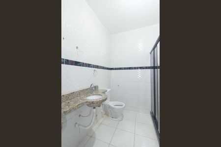 Casa para alugar com 70m², 5 quartos e 1 vaga Casa para alugar com 70m², 5 quartos e 1 vagaBanheiro da Suíte