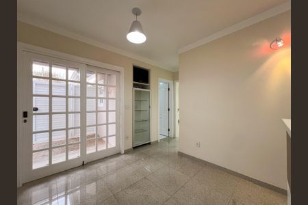 Casa para alugar com 446m², 6 quartos e 6 vagas Casa para alugar com 446m², 6 quartos e 6 vagasCorredor