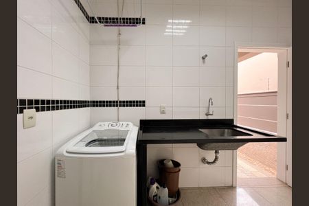 Casa para alugar com 446m², 6 quartos e 6 vagas Casa para alugar com 446m², 6 quartos e 6 vagasÁrea de Serviço